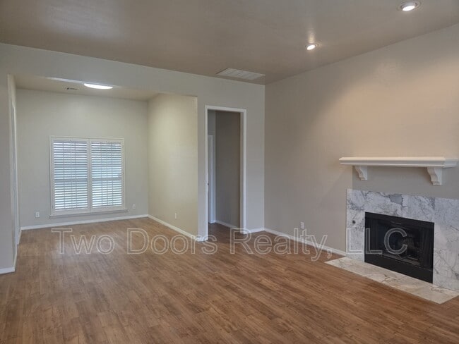 Foto del edificio - 13820 Oakmond Rd