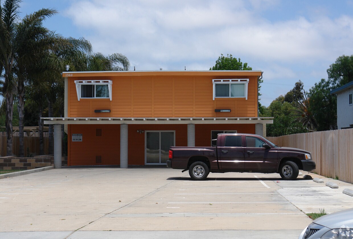 Building Photo - 1360 Hemlock Ave