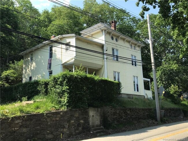 Vista desde la calle - 73 W Thames St