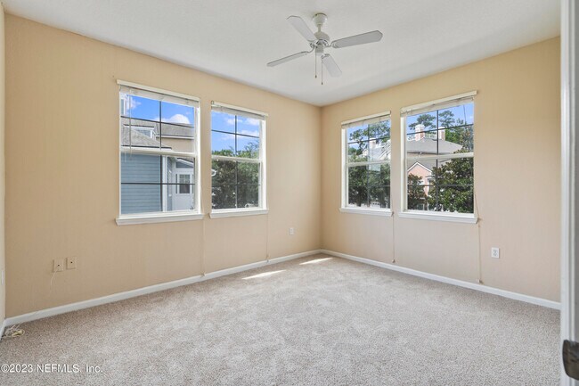 Foto del edificio - 8550 Touchton Rd