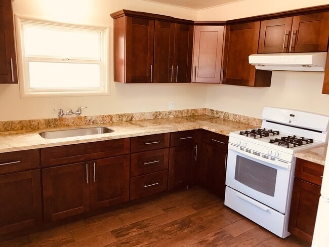 Building Photo - 124 Lewelling Blvd