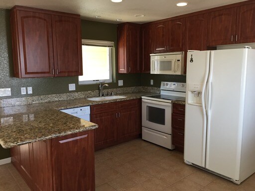 Building Photo - 928 Kimbal Dr