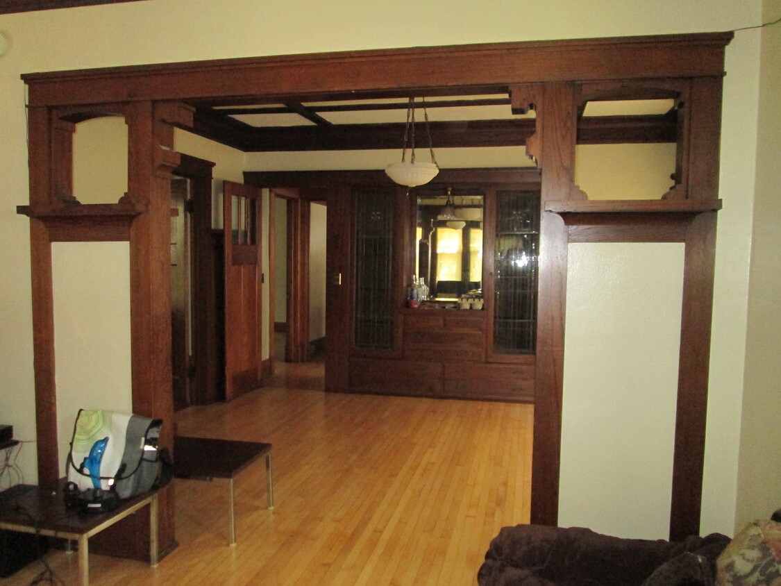 Dining Room - 3272-3274 N Oakland Ave