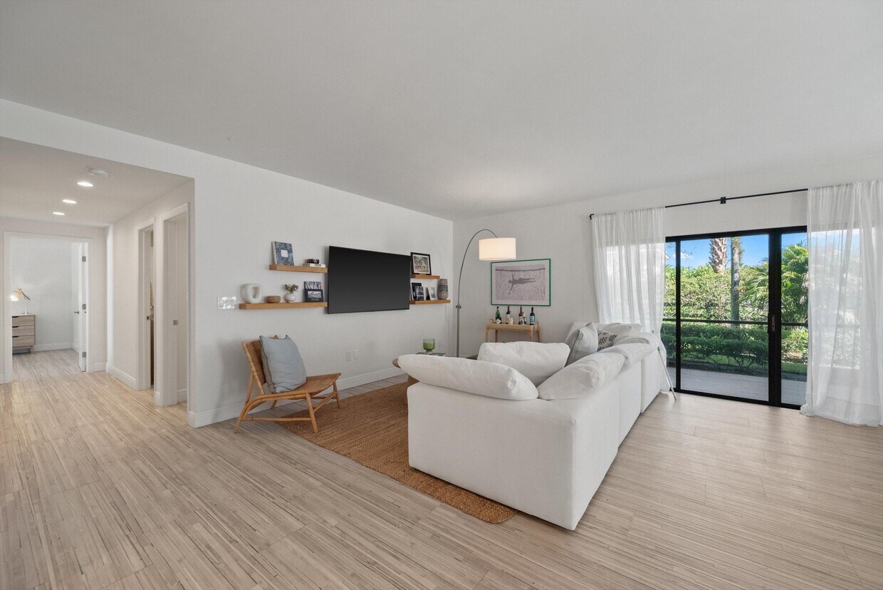 Photo - 11355 Pond View Dr (Wellington, FL)