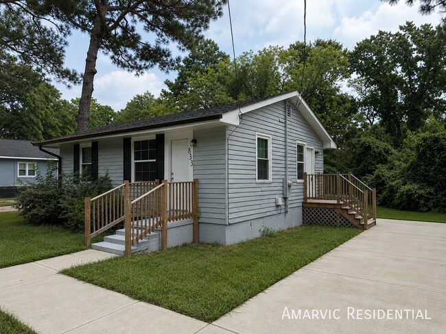 Building Photo - 833 Amye St