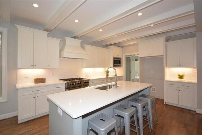Foto del edificio - 2037 Fairway Cir NE