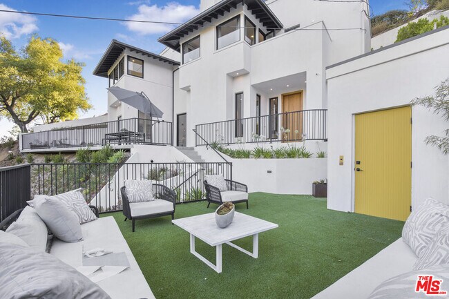 Foto del edificio - 3101 Belden Dr