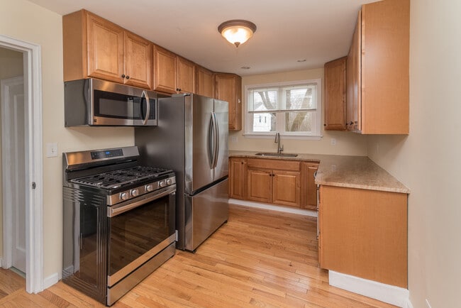 New Appliances/ Granite - 243 Lockwood Rd