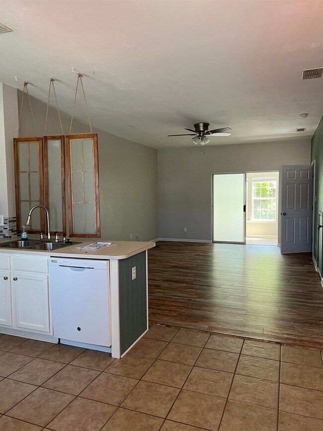 21 Old Courthouse Way, Crawfordville, FL 32327 House for Rent in