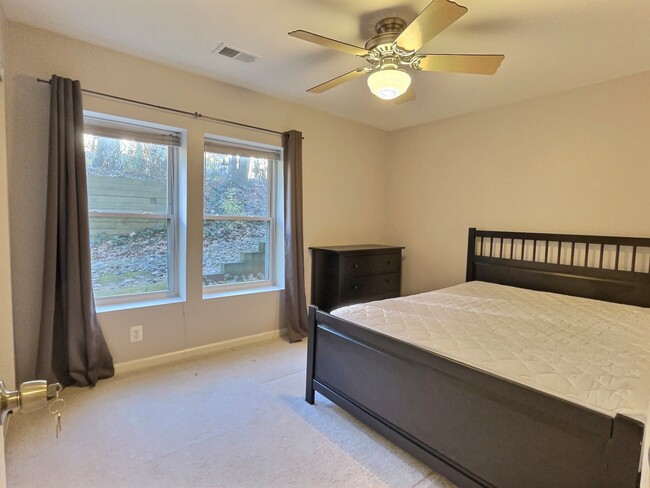 Secondary Bedroom - 7700 Lafayette Forest Dr