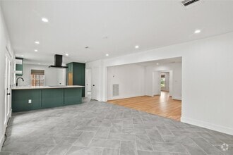 Building Photo - 312 W 31st St