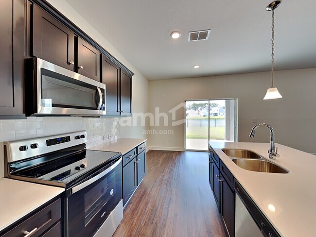 Foto del edificio - 33843 Thyme Dr