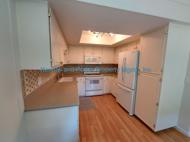 Building Photo - Beautifully Updated Capitola Shores 2 Bedr...