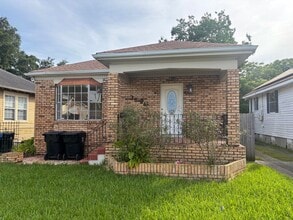 Building Photo - 3620 Clermont Dr