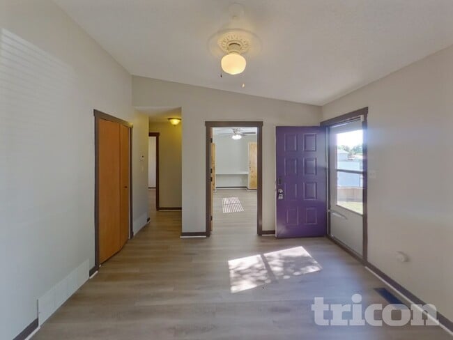 Foto del edificio - 7325 Woodstock St