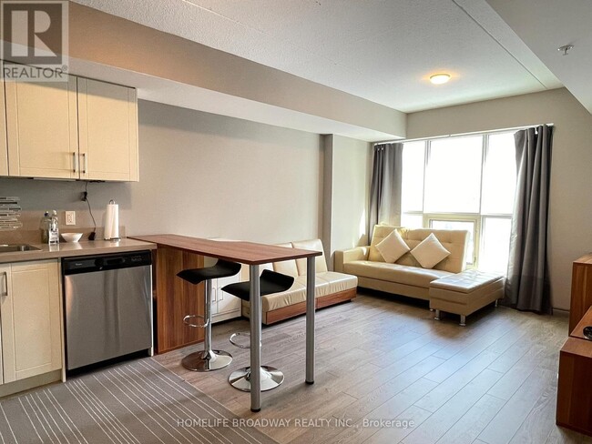 Building Photo - 321 Spruce St