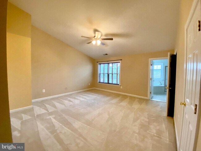 Building Photo - 6153 Popes Creek Pl
