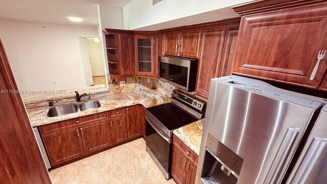 Building Photo - 2516 Centergate Dr