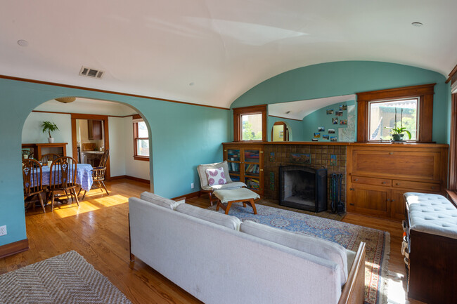Building Photo - 3535 33rd St
