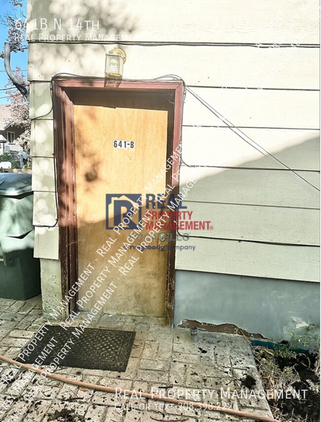 Building Photo - 641B N 14th-
