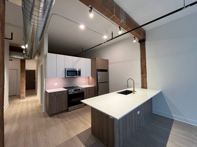 Foto del edificio - 1040 W Huron St