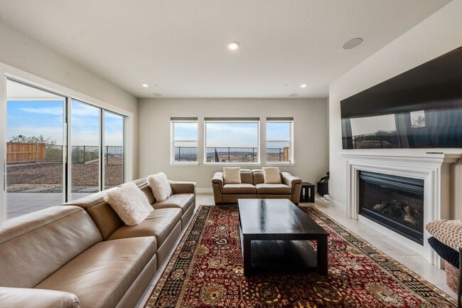 Foto del edificio - Newly Built 6BR Home with Panoramic Views in El Dorado Hills – 4,180 Sq Ft!