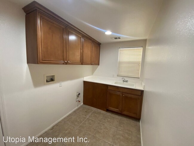 Building Photo - 5 br, 4 bath House - 3282 W. Ave J10