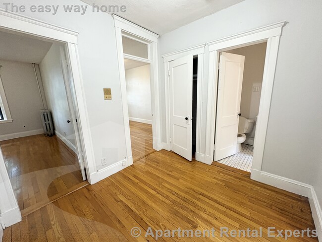 Building Photo - 335A Harvard St Unit #12