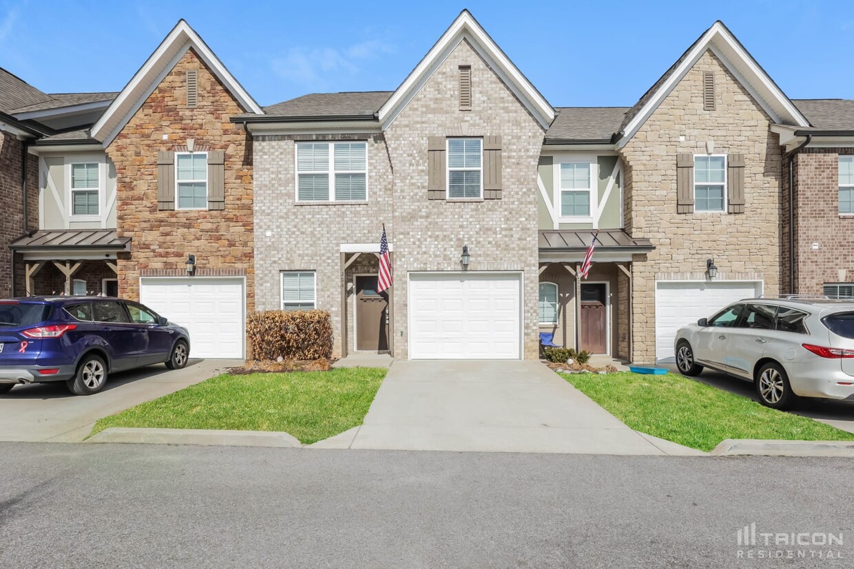 Primary Photo - 204 Ashmere Ct