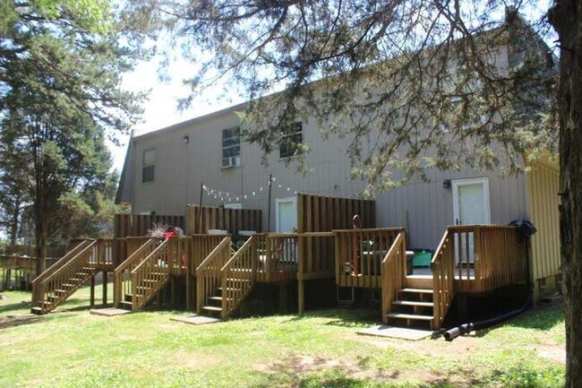 Fotografía del edificio - 2002 Belle Terra Rd