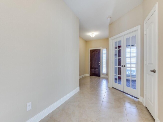 Building Photo - 15621 Renshaw Wy