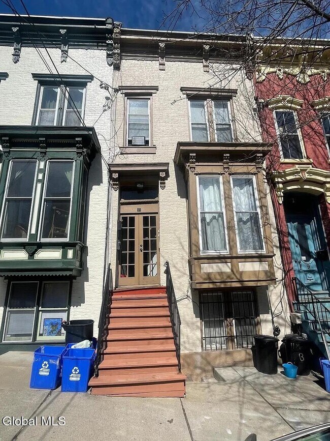 Building Photo - 11 Myrtle Ave