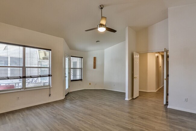 Building Photo - 7353 Rockwood Ct