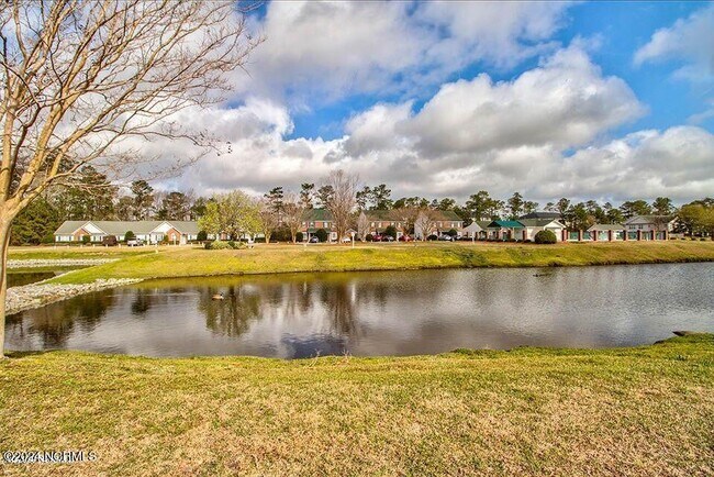 Foto del edificio - 1507 Honeybee Ln