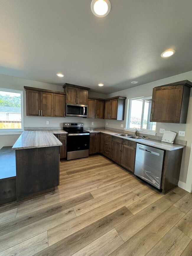 Foto del edificio - 1509 W Thyme Dr
