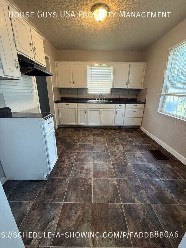 Foto del edificio - 2207 Askew Ave