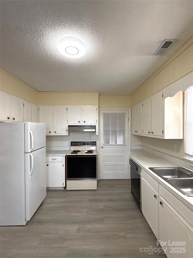 Foto del edificio - 1516 Pleasant Plains Rd