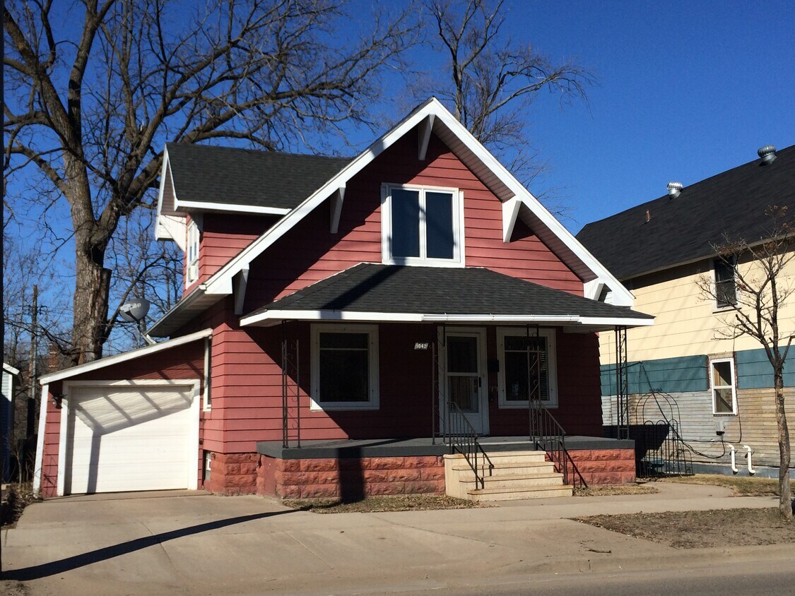 1042 Main St, Eau Claire, WI 54701 House Rental in Eau Claire, WI