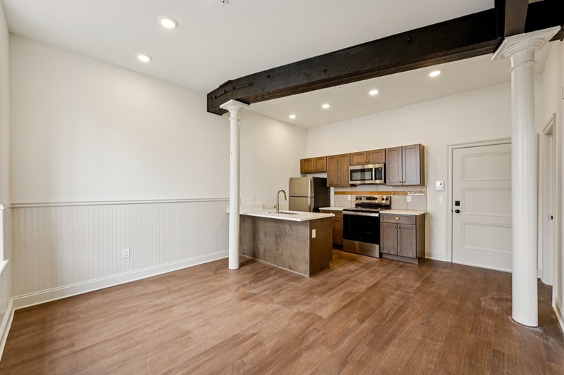 Photo - 401 Martin Street - 2