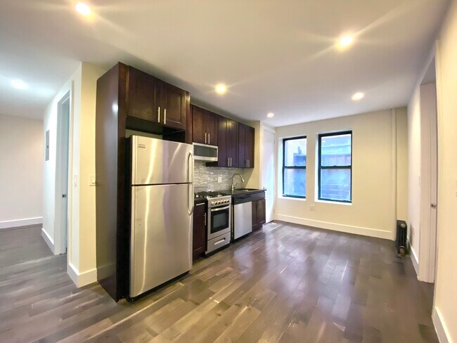 Building Photo - 1090 St Nicholas Ave