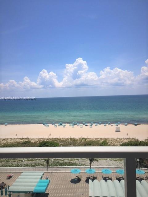 Foto del edificio - 5701 Collins Ave