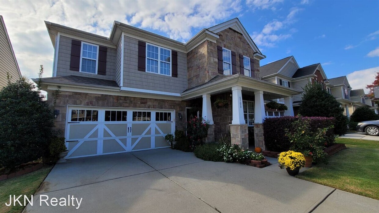 4 br, 2.5 bath House 6508 Manitoba Ln House for Rent in Charlotte