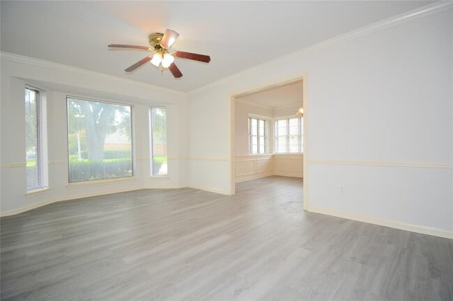 Building Photo - 15138 Corona Del Mar Dr
