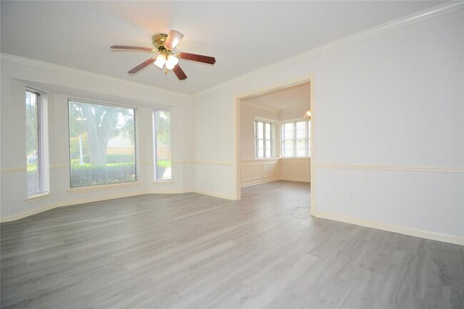 Foto del edificio - 15138 Corona Del Mar Dr