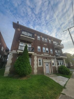 Photo - 14300 Lakeshore Blvd (Cleveland, OH)