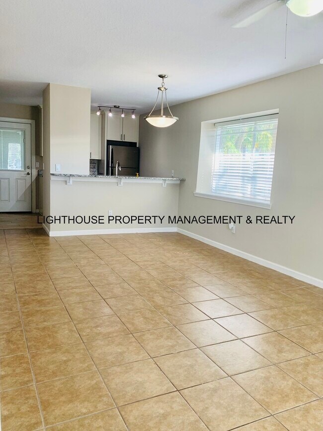 Photo - Renovated 2 Bed/1.5 Bath Jax Beach Townhom... House