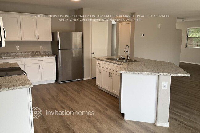 Foto del edificio - 8806 N 67th Ln