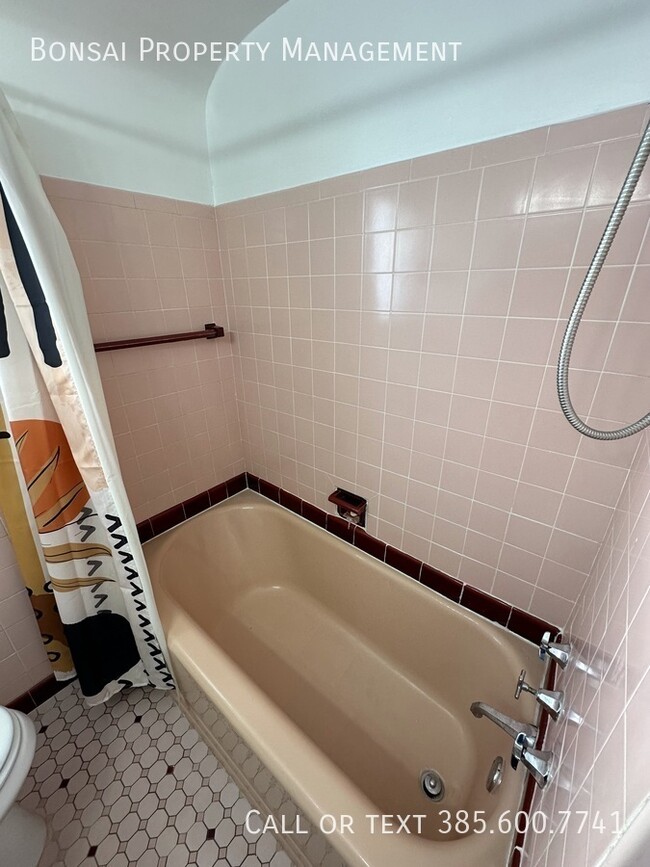 Foto del edificio - 7527 S Jefferson St