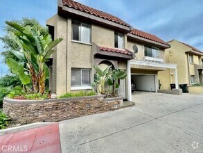 Building Photo - 2558 Orange Ave