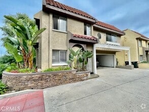 Building Photo - 2558 Orange Ave